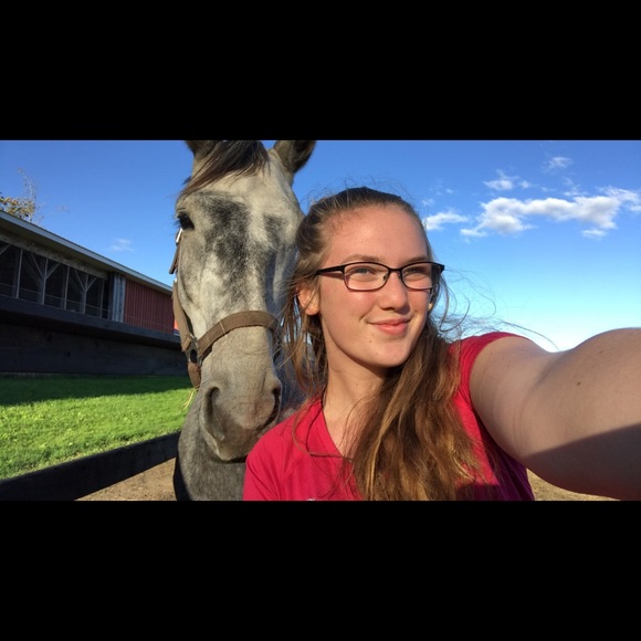 Meet your Posher, Isabella - Picture 1 of 1